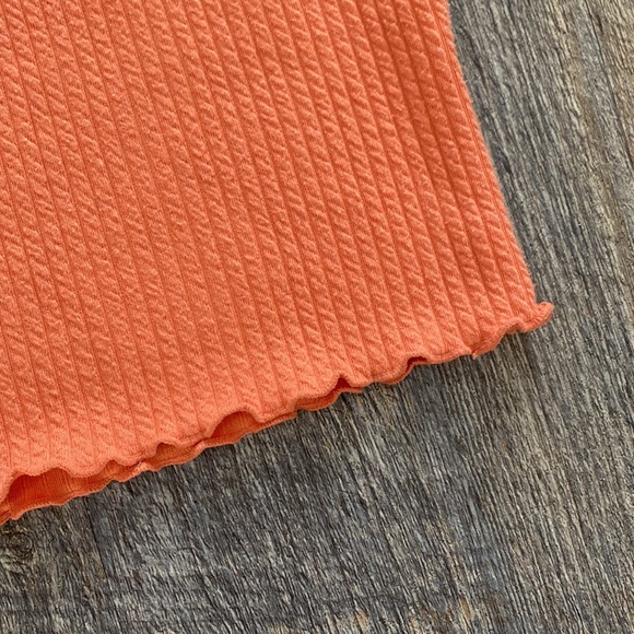 Forever 21 v neck cropped tank top - Picture 5 of 6